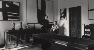 Appartamento di Milano, 1971, Giuseppe e Giovanna Panza di Biumo, alle pareti opere di Franz Kline, Gian Sinigaglia – Archivio Panza / Giorgio Colombo, Milano